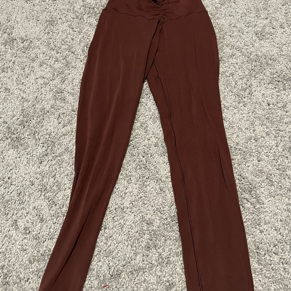 Aerie Chocolate High-Waisted scrunched Leggings - Picture 6 of 12